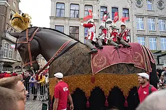 Het Ros beiaard van Lier tijdens de Ommegang van Lier, 9 oktober 2022. Attribution: RosBeiaard.com