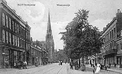Westzeedijk rond 1900 met de Sint-Ignatiuskerk
