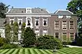 Landhuis "'s-Gravenhof". Lodewijk XIV-XV-gevel
