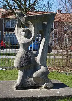 Meisje en jongen met vogel