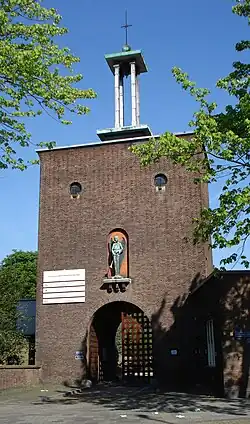 Rotterdam nieuwcrooswijk poortgebouw