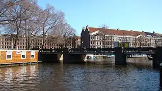 Uitzicht op de Rotterdammerbrug vanaf de Nassaukade