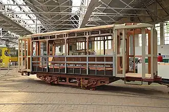Bijwagen RETM 387 in restauratie naar de originele staat.