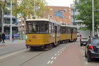 Vierasser-tramstel 1020 + 523 op de Nieuwe Binnenweg.