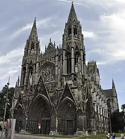 De voorzijde van de abdijkerk