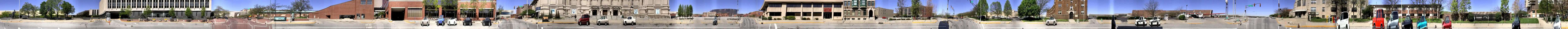 Een routepanorama genomen met een videocamera op een voertuig over Alabama Street in Indianapolis, Verenigde Staten.