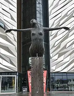 Titanica door Rowan Gillespie