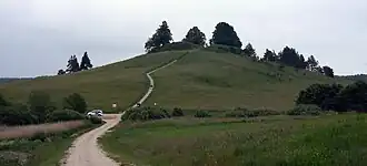 Heuvel waarop ooit het fort van Rudamina stond