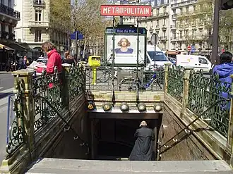 Het station is vrij populair onder de studenten van de Sorbonne