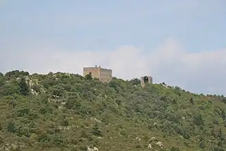 Ruïnes van Séquières met kerk Saint-Vincent
