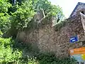 Ruïnes van de toren Gabelle en een muurwand (M)