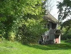 Groot huis in het dorp (2014)