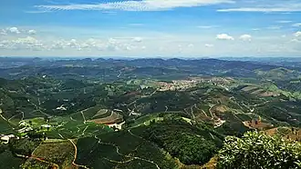 São Sebastião do Anta en omliggende landschap gezien vanaf de top van de berg Pico do Cruzeiro