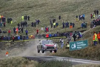 Loeb leidde vanaf de start, schudde Hirvonen op de slotdag definitief af en won zijn zesde wereldtitel