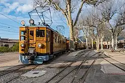 Trein van de FS gereed voor vertrek naar Palma op het station van Sóller; 24 februari 2018.