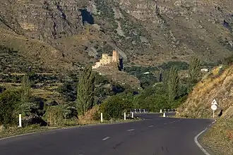 S11 door de kloof van de Mtkvari bij Fort Chertvisi