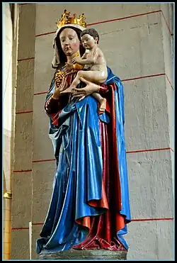 Mariabeeld in de kerk