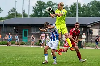 Bekkema namens sc Heerenveen tijdens een oefenwedstrijd in 2023