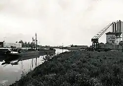 III Betonfabriek aan de haven (1978)
