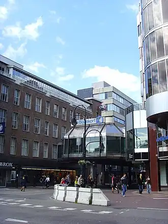 St.-Jacobsstraat gezien vanaf de kruising Lange Viestraat en Vreeburg