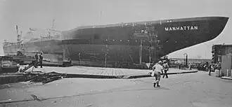 De SS Manhattan met versterkte boeg in 1969