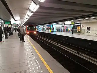 Perrons van de lijnen 2 en 6 na de verbouwing.