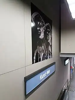 Portretten in het station.