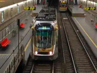 T2000 tramstel in het premetrostation.