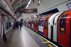 De metro naar het westen