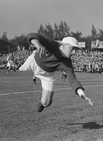 Van der Bijl: stijlvolle duik in 1951