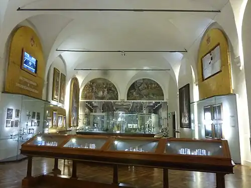 S Paolo FLM - chiostro, cappella d reliquie P1120172