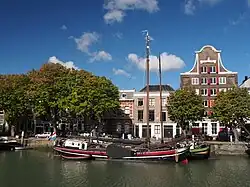 Wolwevershaven, met rechts het monumentale pand Stokholm.