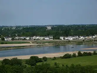 Gezicht op Varades vanuit Saint-Florent-le-Vieil in het zuiden, aan de andere kant van de rivier de Loire.