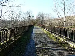 Spoorbrug over de Côle.