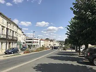 Avenue Maréchal de Lattre de Tassigny
