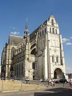 De voorgevel na de laatste renovatie (2016)