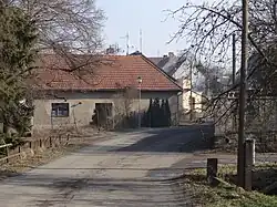 Huizen en weg uit Třebichovice