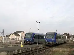 Twee railbussen in Salbris.
