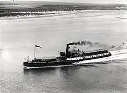 1879 - 1937, de luxe salonraderboot Merwede I, gebouwd in 1879 op de werf van Cornelis en Pieter Boele in Bolnes. Afmetingen: 63.25 * 12.40 m.