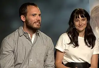 De hoofdrolspelers Sam Claflin en Shailene Woodley bij MTV