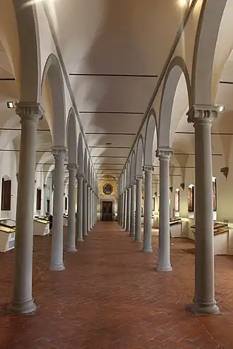 De bibliotheek met de dunne zuilen