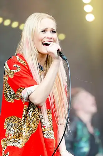 Sanni in YleX Pop Oulu 2014.