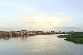 Huizen op palen in de gemeente Santa Cruz do Arari