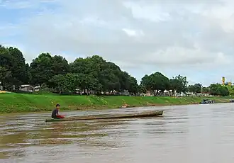De rivier de Purus in Santa Rosa do Purus (AC) op de grens van Brazilië en Peru