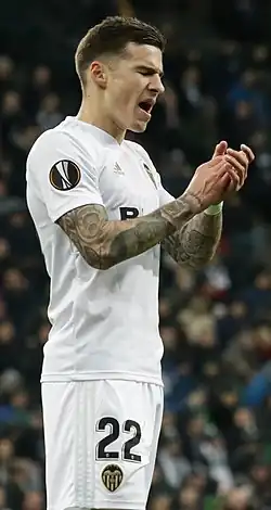 Santi Mina