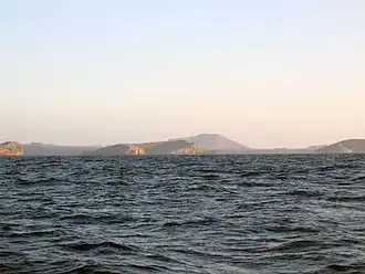 San Salvador (Santiago) gezien vanuit zee (in 2006).