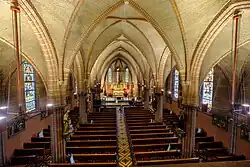 Interieur vanaf de galerij gezien