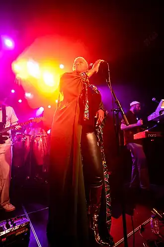 Live optreden van Sarina Voorn met band Another Taste