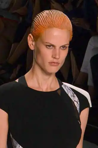 Saskia de Brauw tijdens de Narciso Rodriguez lente/zomer modeshow 2012