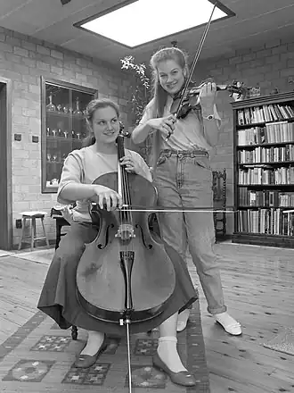 Saskia en Quirine Viersen (1988)